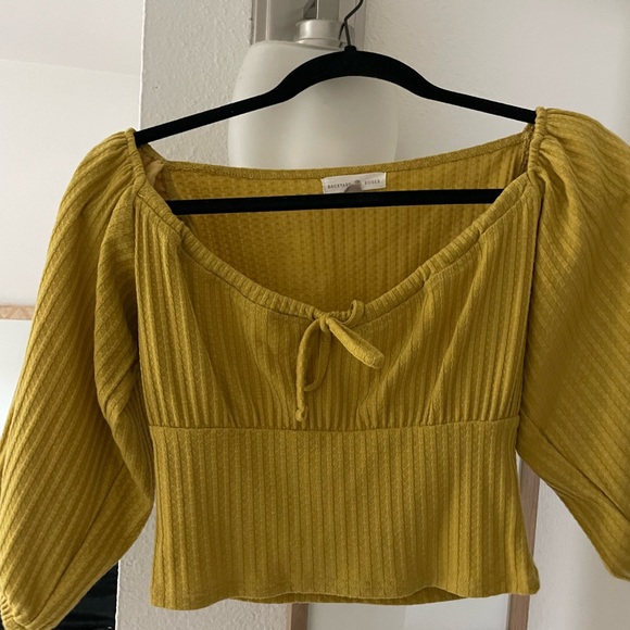 Backyard Roses Peasant Crop - Picture 1 of 1